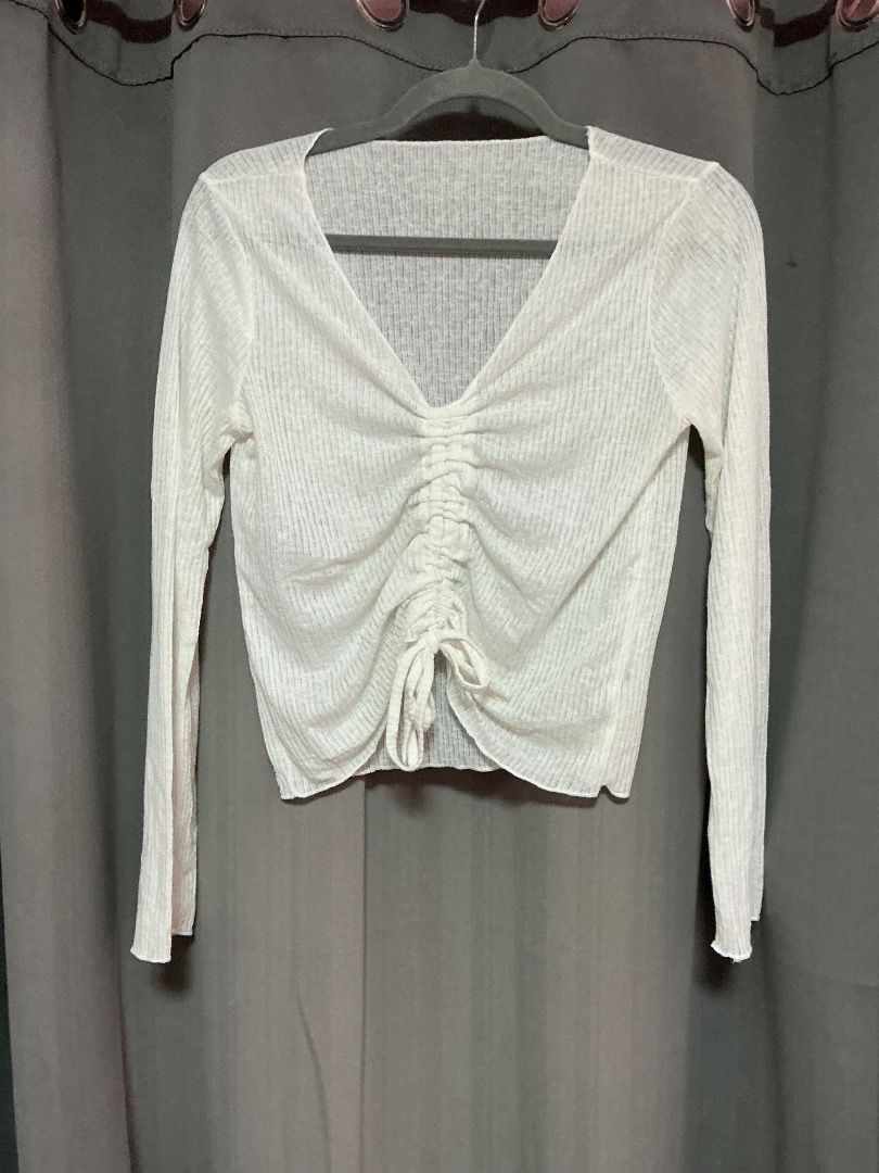 Tops for Sale (Category: Longsleeves) located in Pasig City. Submitted by kpieces.ph (Listing ID 1463999374, Image 1). Description: ✨ Tops for Sale ✨ All pieces are in good condition and priced at only ₱100 each! 💕 📌 Sizes are usually Medium to Large (M–L) 💰 ₱100 each 📩 Message me if interested! 💖 Discount available if you take them all..