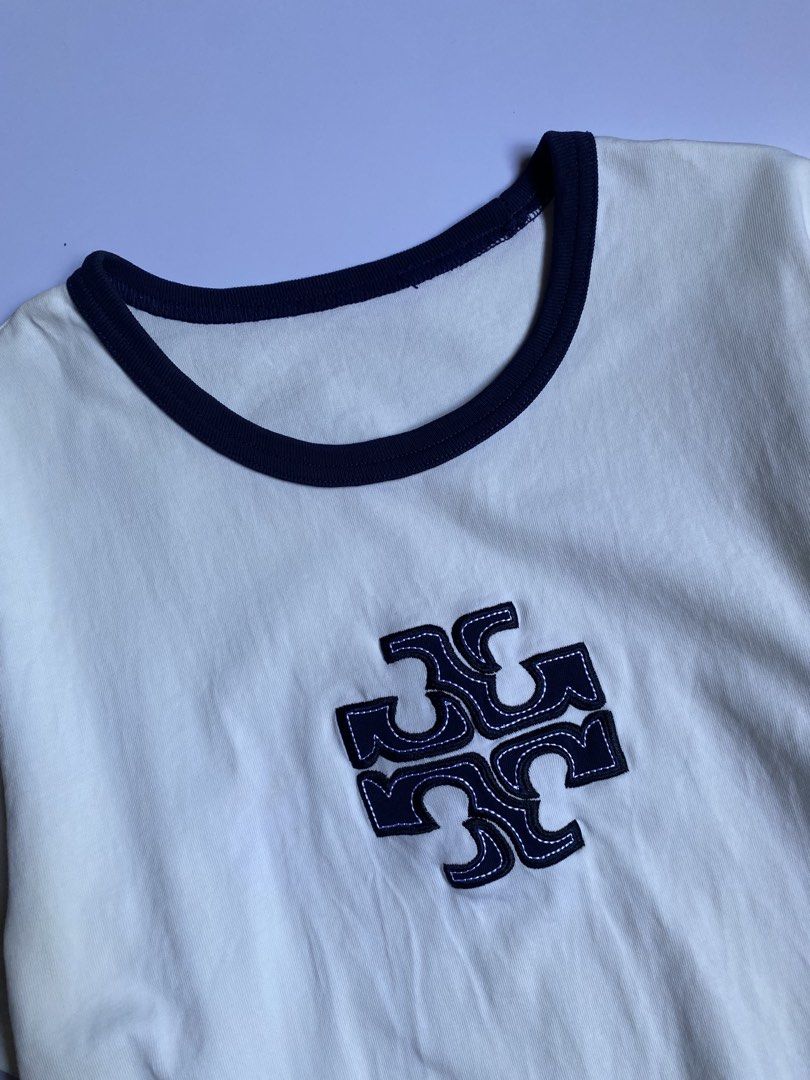 Tory Burch Crewneck shirt (Category: Tshirts & Polo Shirts ) located in Tabaco. Submitted by hidden_gem.2 (Listing ID 1463966093, Image 2). Description: Large No issue Need wash only.