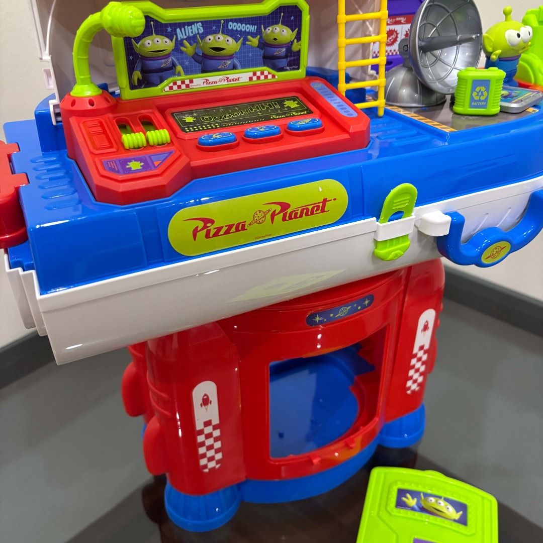 Toy Story Buzz Lightyear Second Hand Rocket Toy (Category: Kids Toys) located in Rizal. Submitted by chloeysabelperez-gonzalez (Listing ID 1464032394, Image 3). Description: Please check photos for details! 📥 Message me for more photos/videos. 💸 MOP: GCash, MariBank, GoTyme & BPI 🚚 MOD: Lalamove or Self-Pick-up 📍Manila.