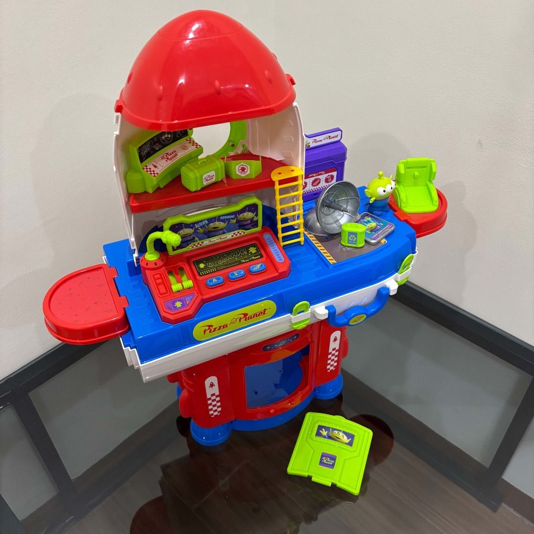 Toy Story Buzz Lightyear Second Hand Rocket Toy (Category: Kids Toys) located in Rizal. Submitted by chloeysabelperez-gonzalez (Listing ID 1464032394, Image 2). Description: Please check photos for details! 📥 Message me for more photos/videos. 💸 MOP: GCash, MariBank, GoTyme & BPI 🚚 MOD: Lalamove or Self-Pick-up 📍Manila.