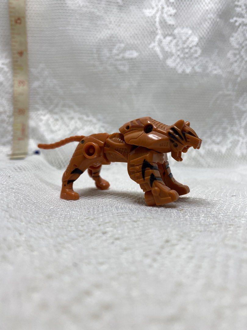 Transformers classic: Overbite and Snarl (Category: Action & Battle Toys) located in Angeles City. Submitted by noagrace (Listing ID 1463951075, Image 3). Description: Overbite Snarl Mini-Con figure from the 2007 Transformers: Classics Predator Attack Team by Hasbro. 2 for P300.
