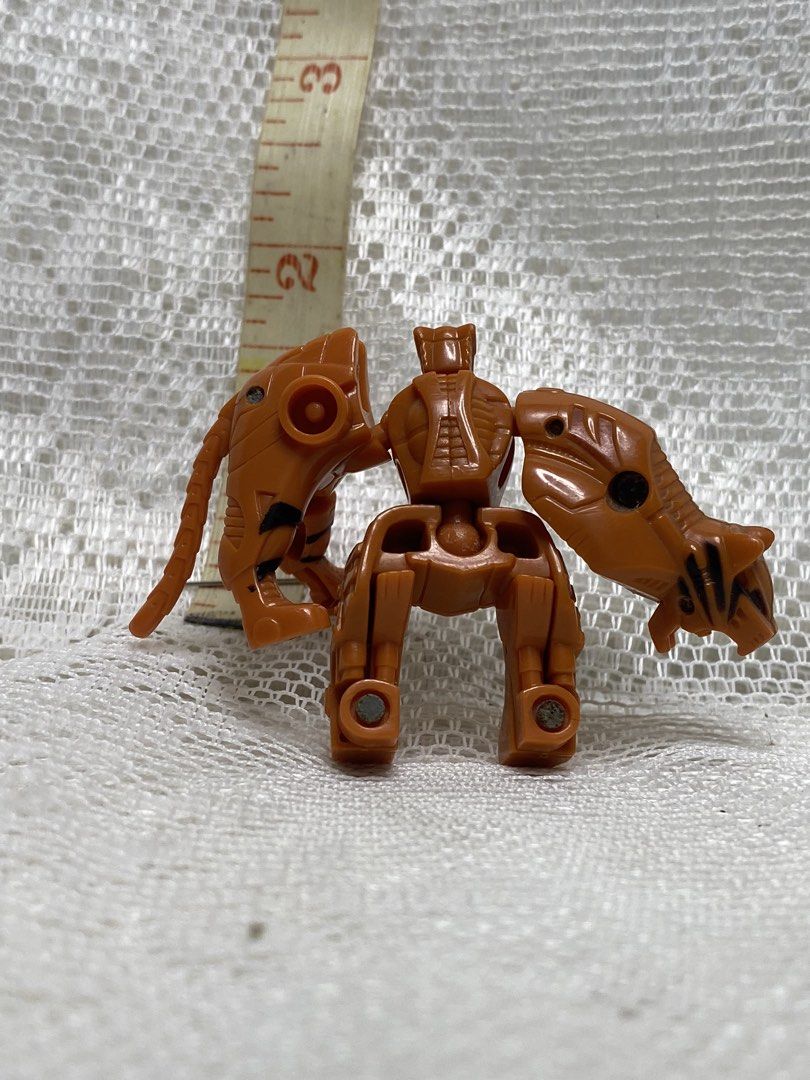 Transformers classic: Overbite and Snarl (Category: Action & Battle Toys) located in Angeles City. Submitted by noagrace (Listing ID 1463951075, Image 2). Description: Overbite Snarl Mini-Con figure from the 2007 Transformers: Classics Predator Attack Team by Hasbro. 2 for P300.