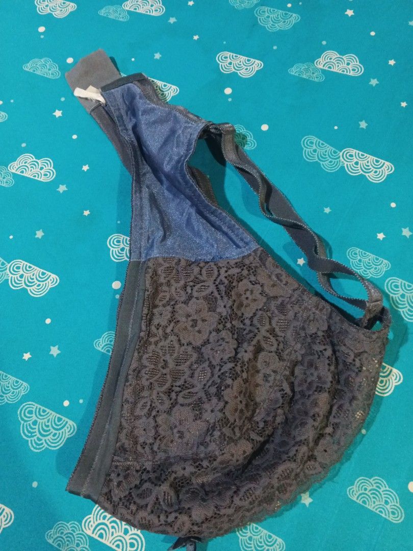 Triumph Bra Original big size (Category: Announcements) located in Candaba. Submitted by ZaiSa14 (Listing ID 1464033019, Image 2). Description: big size non wire bra original triumph size C90 makikita mo naman yung garter good siya.