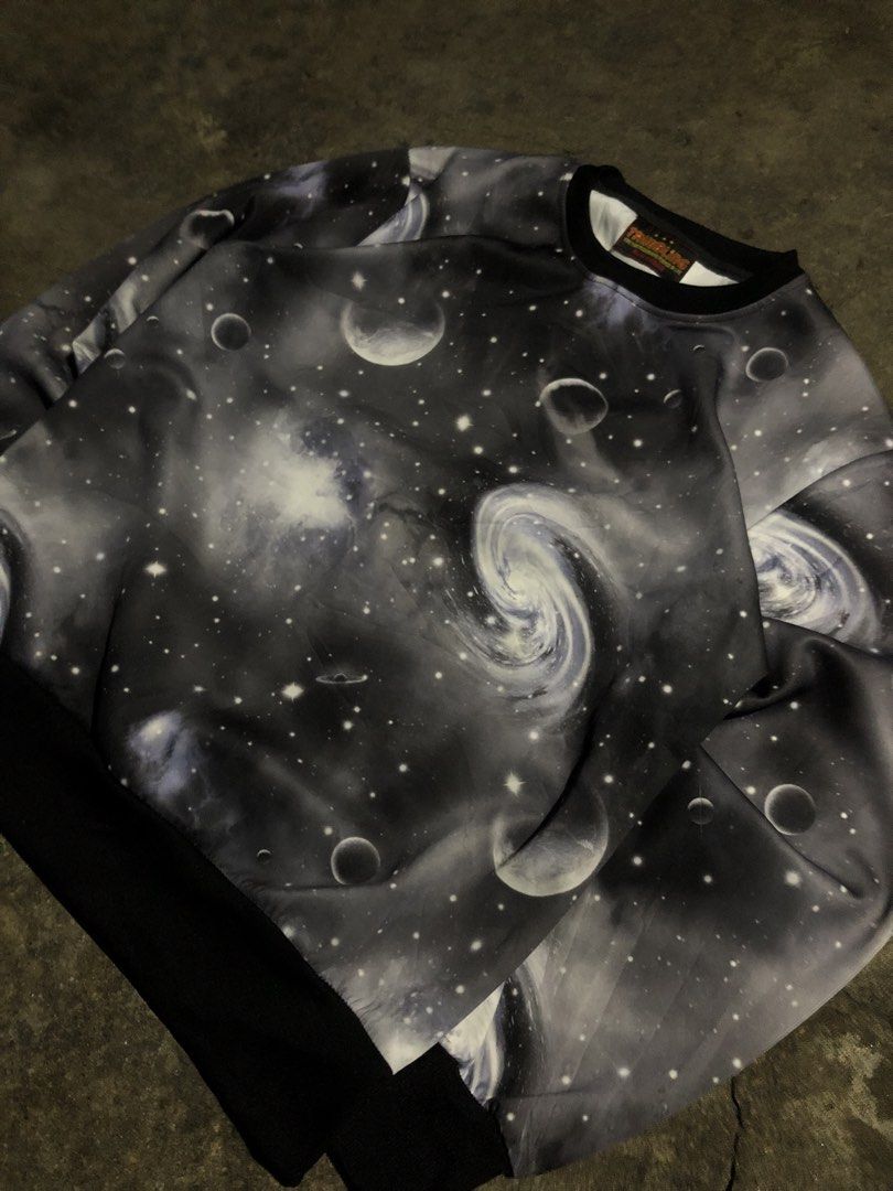 True bling aop galaxy Longsleeve (Category: Activewear) located in Manila. Submitted by buksthrifthing (Listing ID 1463967312, Image 2). Description: Large to xL No issue Good asnew 9.9/10 color rate.