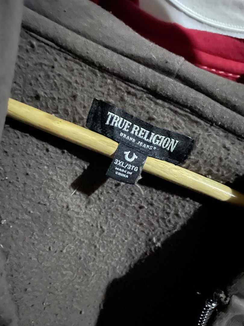 True Religion (Category: Hoodies) located in Manila. Submitted by owner4garmen.story (Listing ID 1463954650, Image 3). Description: True Religion Hoodie - DARKBROWN Measurements (inches): Width: 28 Length: 31 Good condition Flaw(s): Chip print Authentic 🏷️Php 2,500.