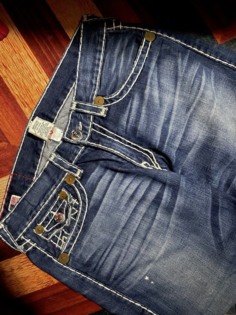 True Religion (Category: Jeans) located in Manila. Submitted by owner4garmen.story (Listing ID 1463955352, Image 3). Description: True Religion Jeans - NAVY Billy Super T (BigPatches) Measurements (inches): Waist: 34 / 36 Actual Inches Thight: 13 Length: 42 Leg opening: 10 Good condition Flaw(s): Scratches/Loosestitch/Missingbotton Authentic .