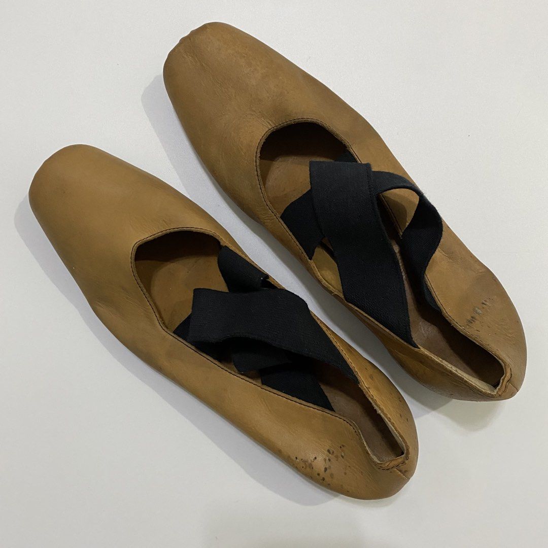 Uma Wang - Square Toe - Leather - Ballerina (Category: Flats & Sandals) located in Cavite. Submitted by pastseas0n_ (Listing ID 1464063917, Image 3). Description: Uma Wang - Square Toe - Leather - Ballerina SIZE : WOMENS 8.5 US 6 UK 25.5 CM 9/10 CONDITION Made in Italy.