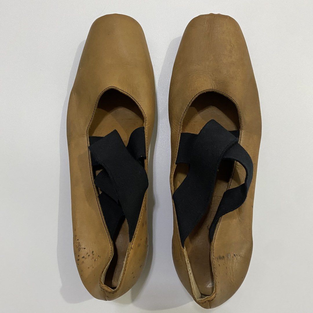 Uma Wang - Square Toe - Leather - Ballerina (Category: Flats & Sandals) located in Cavite. Submitted by pastseas0n_ (Listing ID 1464063917, Image 2). Description: Uma Wang - Square Toe - Leather - Ballerina SIZE : WOMENS 8.5 US 6 UK 25.5 CM 9/10 CONDITION Made in Italy.