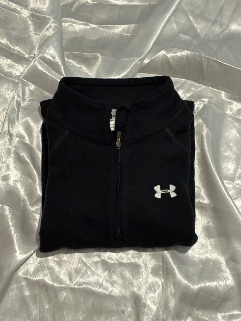 Under Armour Black 1/4 Zip Long Sleeve Jacket (Category: Coats, Jackets and Outerwear) located in Manila. Submitted by k1win4wi (Listing ID 1464068804, Image 1). Description: - Black Under Armour jacket - Features a 1/4 zip at the neck - Long sleeves - Comfortable material - Under Armour logo displayed on the chest - Ideal for workouts or casual wear.