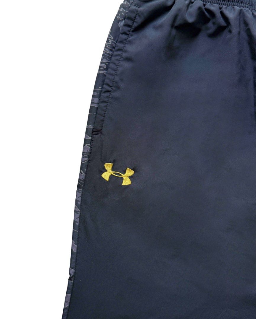 Under Armour Track Pants (Category: Joggers) located in Manila. Submitted by morf_sply (Listing ID 1464003503, Image 2). Description: Regular fit tracksuit bottoms with inner layering and technical utility fabric for intense workout. Tree camo sideways designed with a drawcord closure for an adjustable fit. Best fit M. Waist 30-32 in Rise 9.5 in Inseam 32 in Length 41 in Leg Opening 32 in .
