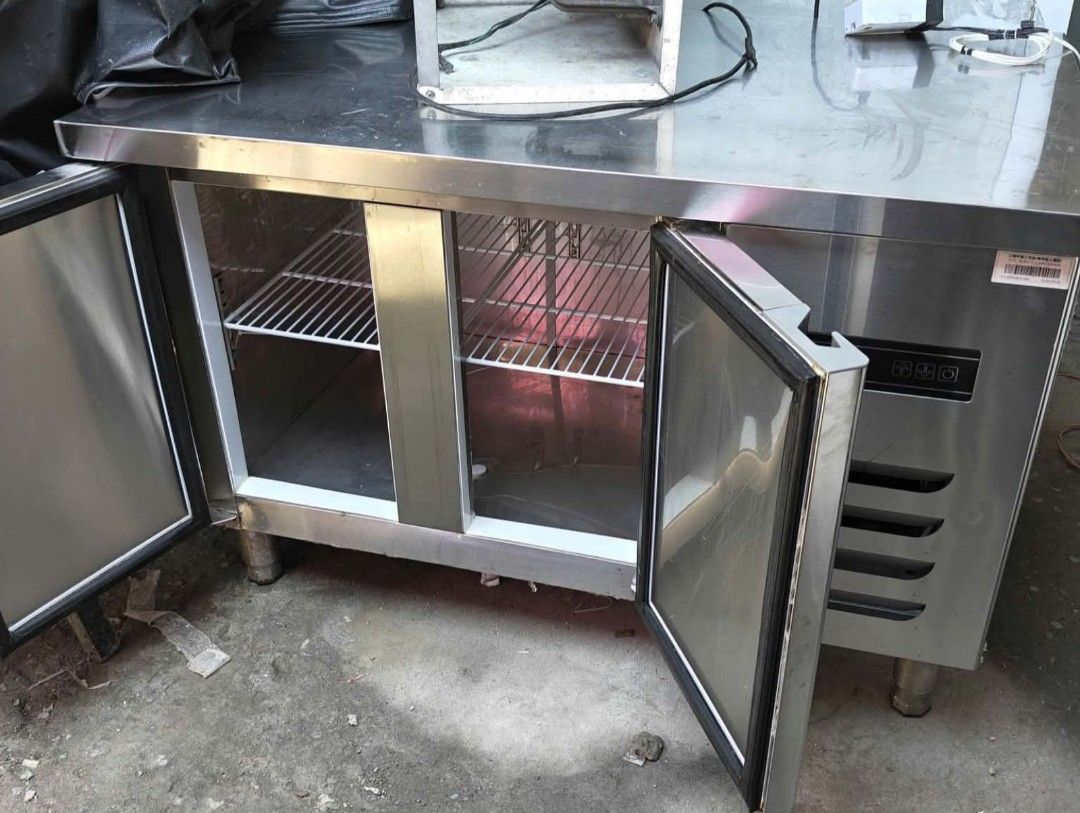 UNDERCOUNTER CHILLER 1.2METER (Category: Refrigerators and Freezers) located in Taguig. Submitted by jasminefuentes286 (Listing ID 1464075182, Image 2). Description: .
