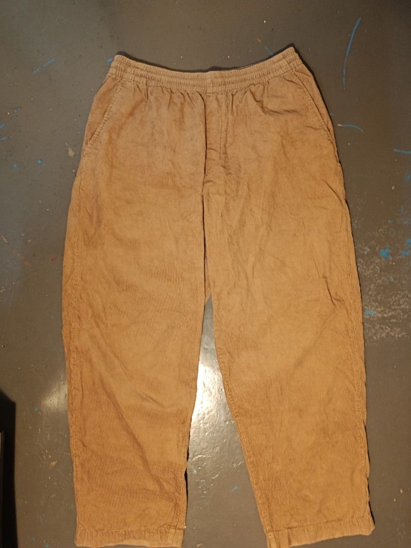 Uniqlo Corduroy Easy Pants (Category: Trousers) located in Quezon City. Submitted by y12-baby (Listing ID 1464093925, Image 2). Description: color: 10/10 condition: 8/10 mod: gcash/maya/maribank + sf! pm for dimes!.