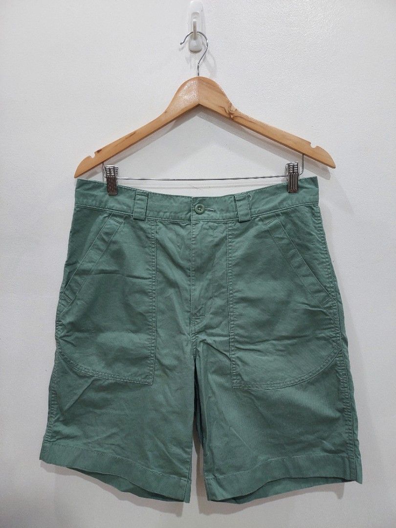 Uniqlo JWAnderson Shorts (Category: Shorts) located in Cebu City. Submitted by thriftpurveyor (Listing ID 1464099414, Image 1). Description: Medium 32*20.5 Light Green/ Sage Excellent Condition No issues Php580.
