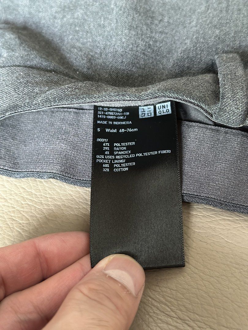 Uniqlo Smart Ankle Pants Black and Grey (Category: Trousers) located in Cainta. Submitted by the_lawww (Listing ID 1464048344, Image 2). Description: - Uniqlo Pants Bundle (Grey) - Size: Small (Waist 68-76cm) - Black Pants: 67% Polyester, 29% Rayon, 4% Spandex - Grey Pants: 51% Polyester, 29% Rayon, 20% Spandex - Perfect for casual outings or office wear - Selling both pairs together ₱600 For meetups and delivery Antipolo, Taytay, Cainta, Pasig, 