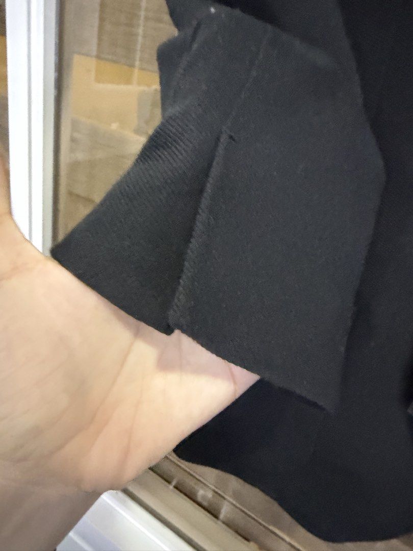 Uniqlo Soft Tailored Jacket (Category: Coats, Jackets and Outerwear) located in Manila. Submitted by kristinata44809 (Listing ID 1464058452, Image 3). Description: - Uniqlo black blazer - Single button closure - Two front pockets - Pinstripe lined interior - Ideal for smart casual and work attire - Versatile and easy to style.