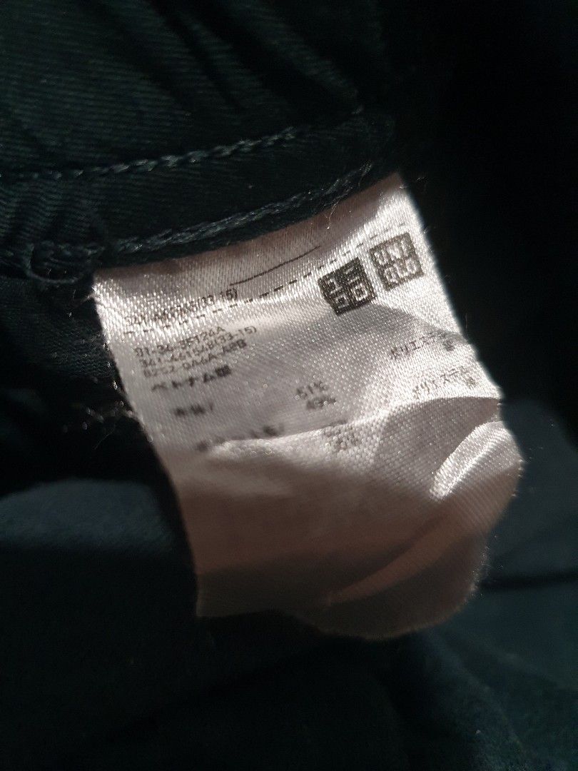 UNIQLO U BRUSHED JERSEY PANTS (Category: Joggers) located in Bacoor. Submitted by cavithrifts (Listing ID 1463960762, Image 3). Description: - Uniqlo U Brushed Jersey Pants - Color: Navy - Fit: Wide Fit - Size: Medium | Waist: 30-33 |Length: 38 | Hem: 7 - Features: Elastic waistband with drawstring, two side pockets - Origin: Made in Vietnam - Ideal for: Lounging, casual wear.