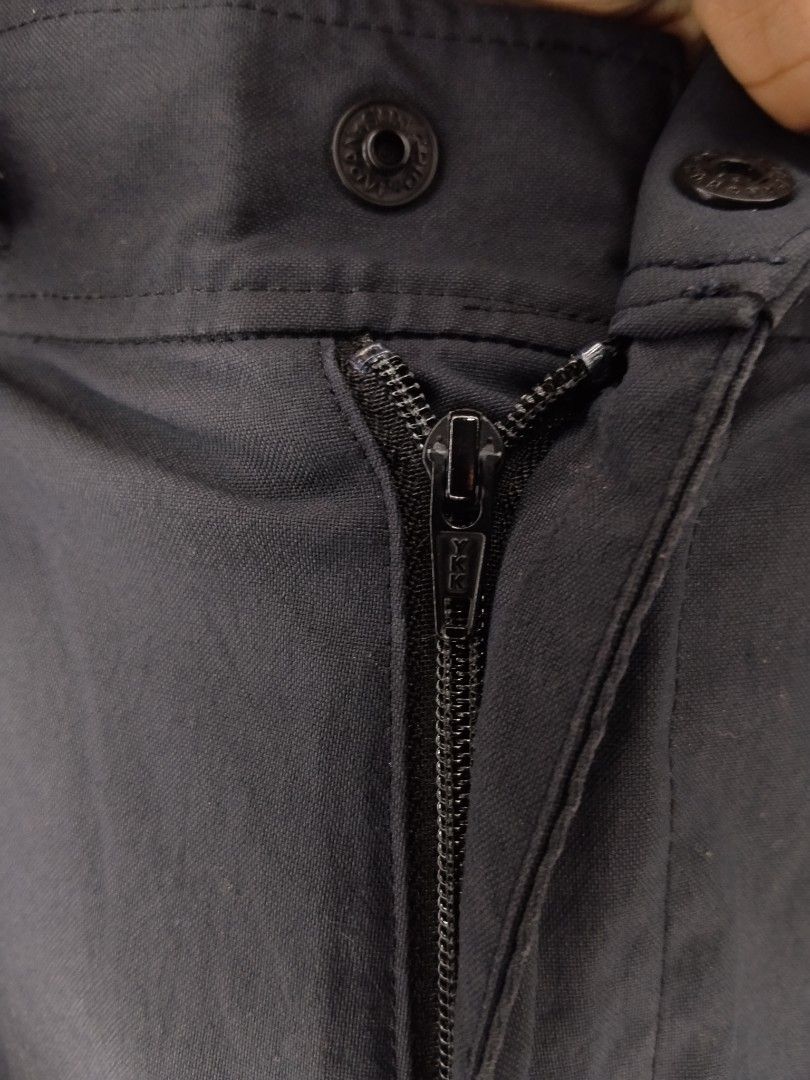 Uniqlo Utility Pants (Category: Sleep and Loungewear) located in Bago City. Submitted by classic_picked_up (Listing ID 1463963005, Image 3). Description: excellent no issue large on tag 32-34 waist 40 length.