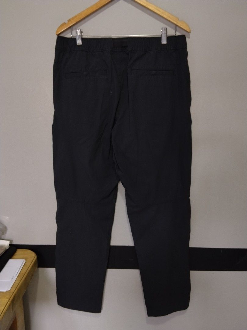 Uniqlo Utility Pants (Category: Sleep and Loungewear) located in Bago City. Submitted by classic_picked_up (Listing ID 1463963005, Image 2). Description: excellent no issue large on tag 32-34 waist 40 length.
