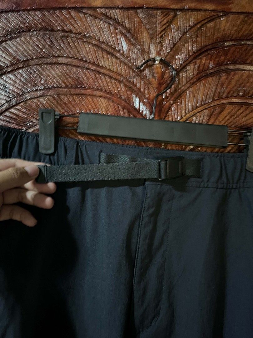 UNIQLO UTILITY PANTS (Category: Trousers) located in Bulacan. Submitted by 1008.thrift (Listing ID 1464040067, Image 3). Description: UNIQLO Nylon Utility Geared Pants (3D Cut) SIZE MEDIUM W32-35 x L40 HEM 7 NO ISSUE EXCELLENT CONDITION.