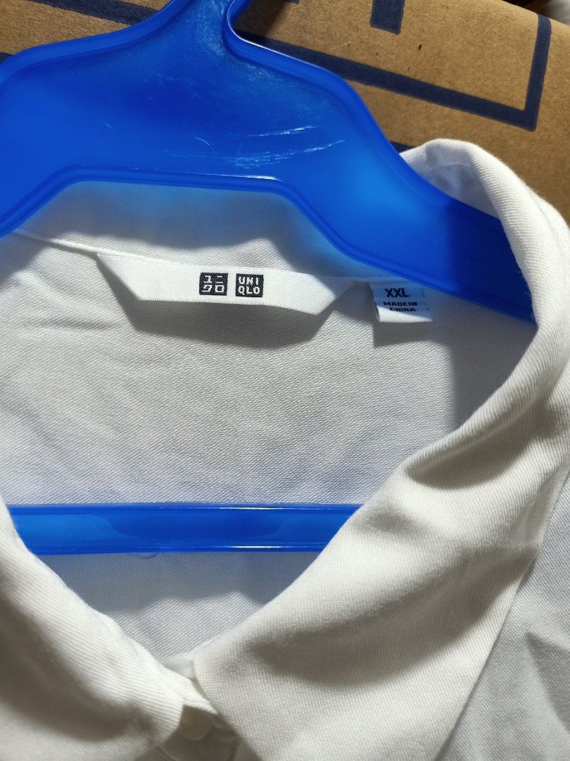 Uniqlo white long sleeve (Category: Longsleeves) located in Pasig City. Submitted by urdal01 (Listing ID 1464000006, Image 2). Description: uniqlo white long sleeve size xxl.