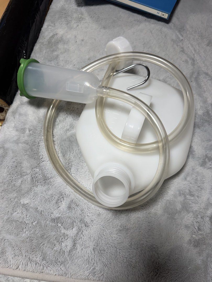 URINAL DEVICE/TOOL (Category: Medical Supplies & Tools) located in Sablan. Submitted by gongonshelley12 (Listing ID 1463993940, Image 1). Description: 300 only URINAL DEVICE/TOOL BRAND NEW PO YAN 👉🏻 for elderly, bedridden, or post-surgery patients to collect urine safely while lying down or sitting up.