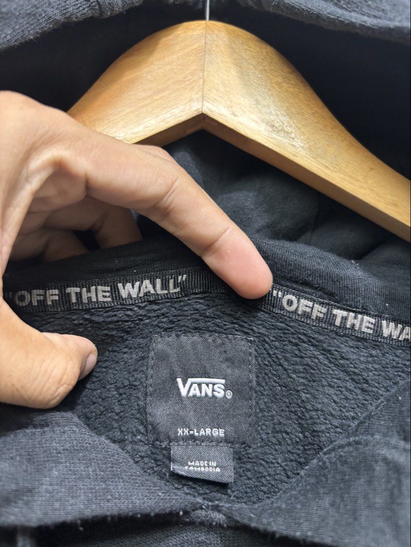 VANS HOODIE JACKET (Category: Coats, Jackets and Outerwear) located in Quezon City. Submitted by xoxochiq (Listing ID 1464069896, Image 3). Description: VANS HOODIE JACKET XL to XXL Length - 31 Width - 26 10/10 color rate Excellent Condition 650 only pm me!.