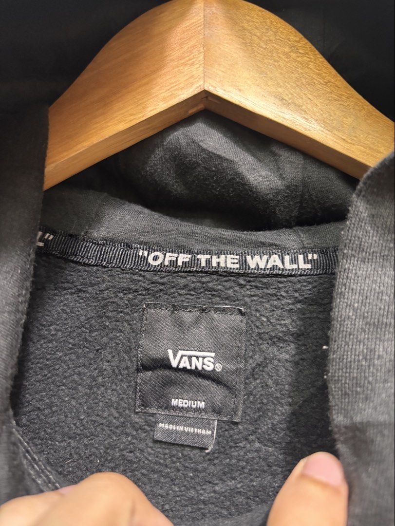 VANS HOODIE JACKET (Category: Coats, Jackets and Outerwear) located in Quezon City. Submitted by xoxochiq (Listing ID 1464075266, Image 3). Description: VANS HOODIE JACKET Medium Length - 23 Width - 18 10/10 color rate Excellent Condition 650 only pm me!.