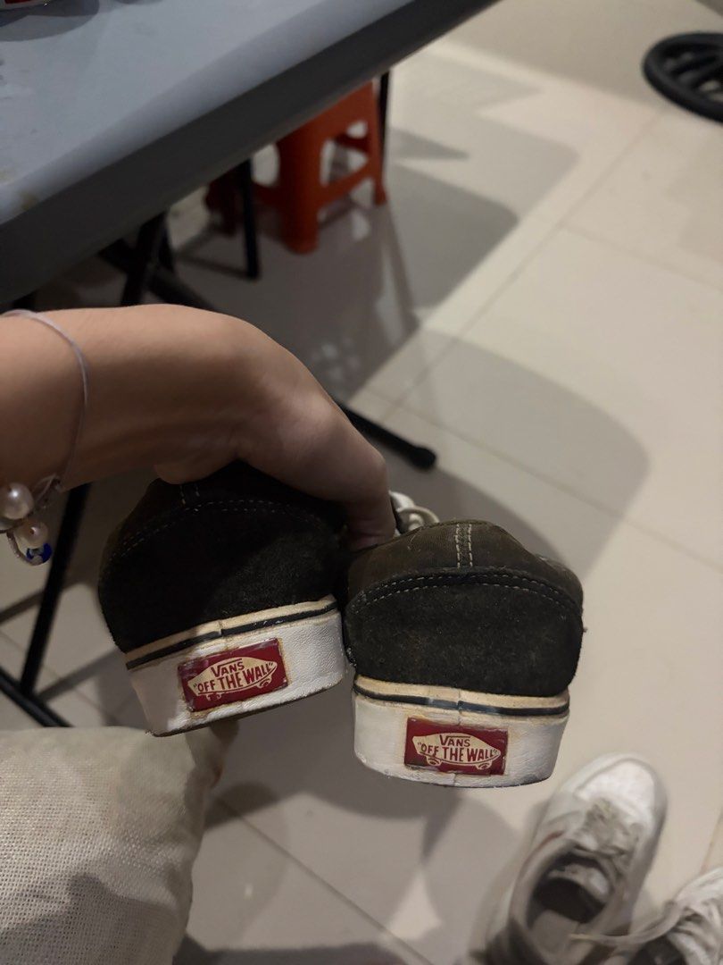 Vans Old Skool Suede Sneakers (Category: Sneakers) located in Mandaue City. Submitted by julianelol (Listing ID 1464114661, Image 3). Description: Selling low bc i wanna declutter. .