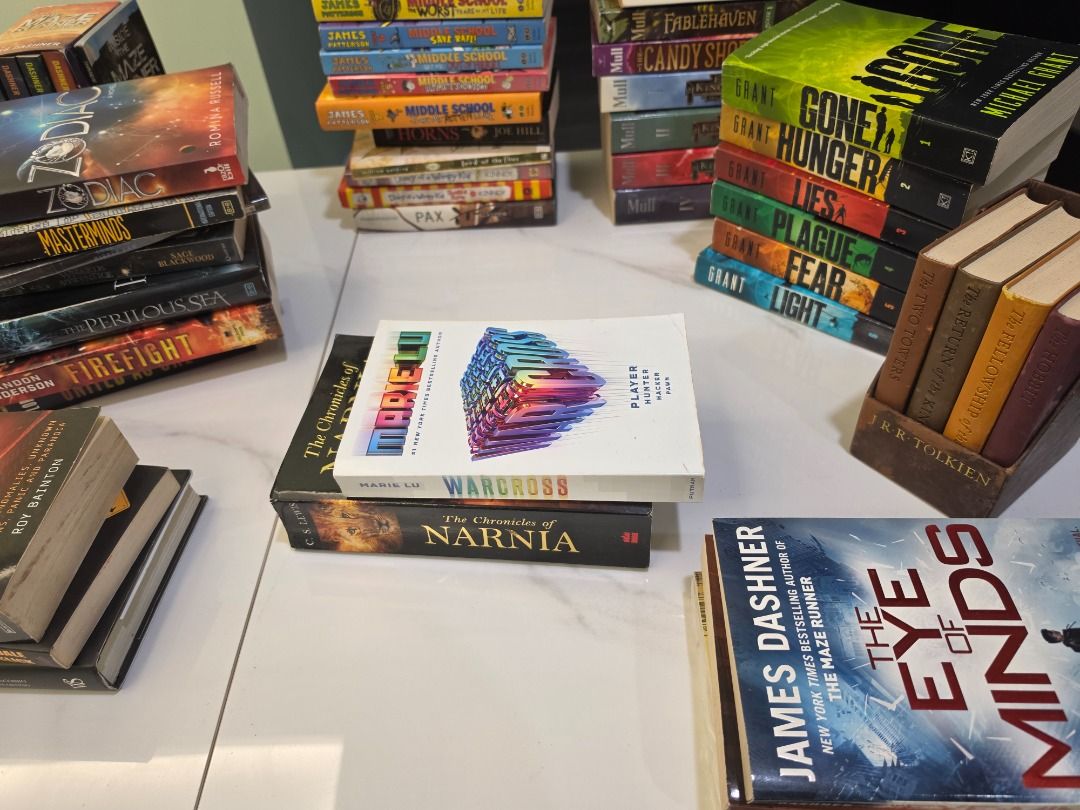 Various Books for Sale (Prices in Description) (Category: Storybooks) located in Manila. Submitted by MLim10 (Listing ID 1463989792, Image 1). Description: Books for sale. DM for more details about specific books/series. Delivery fee shouldered by Buyer. Meetups in Uptown BGC area. The Hobbit & The Lord of the Rings (P1,300) 0 The Hobbit - (leatherette) set only 1 The Fellowship of the Ring - (leatherette) set only 2 The Two Towers - (leatherette