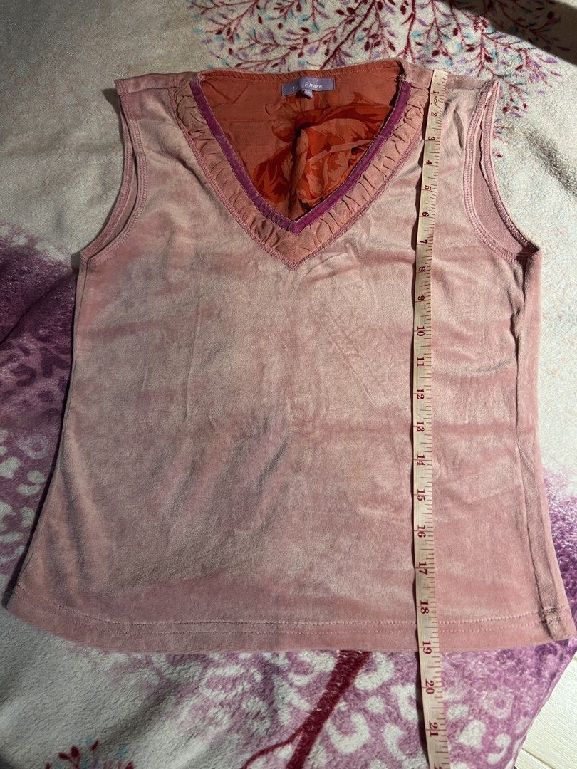 Velvet Tank Top (Category: Sleeveless) located in Manila. Submitted by nissi.b (Listing ID 1463990458, Image 3). Description: - still in very good condition - good for xs to s body type - dm for ww pics - loc: sta. mesa, manila.