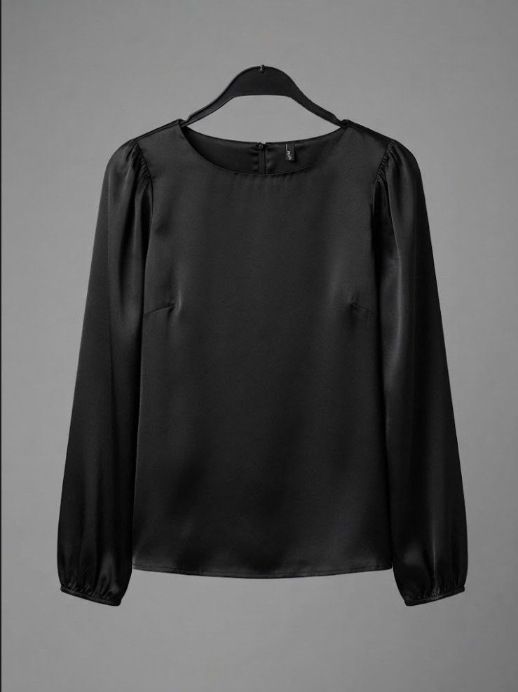 Vero Moda Satin Black Longsleeves (Category: Longsleeves) located in Nagcarlan. Submitted by snccollection (Listing ID 1463954276, Image 2). Description: Never worn just tried it on and washed. 10/10 Condition. Satin fabrics. RFS: Decluttering.