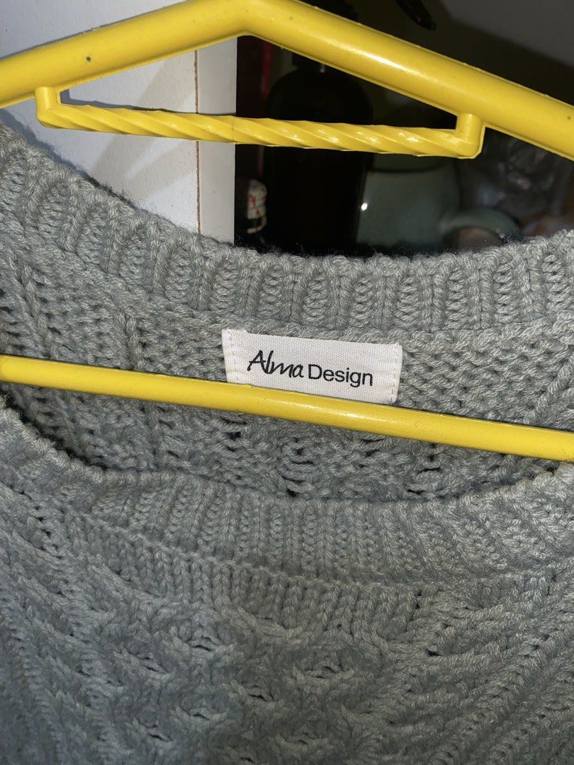 Vest Top (Category: Vests) located in Antipolo. Submitted by chamm_424 (Listing ID 1464112043, Image 2). Description: Crochet Vest M-L .