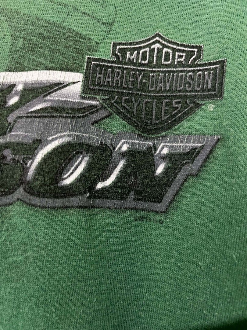 Vintage 2000s Harley Davidson Tee (Category: Tshirts & Polo Shirts ) located in Surigao. Submitted by nico_nicc (Listing ID 1464091745, Image 2). Description: VINTAGE DATED HARLEY DAVIDSON 2000s 📐Dimes: 23.5x31 ❗Issue: need wash, pinholes,crackprint, CR:8/10 📌Color may vary due to lighting 📌 Item is thrifted, manage your expectations. 📍MOP: GCASH (PAYMENT FIRST) 🚛COURIER: J&T ❗STRICTLY NO REFUND 1️⃣ NEGOTIABLE 💸PRICE:599+Sf.