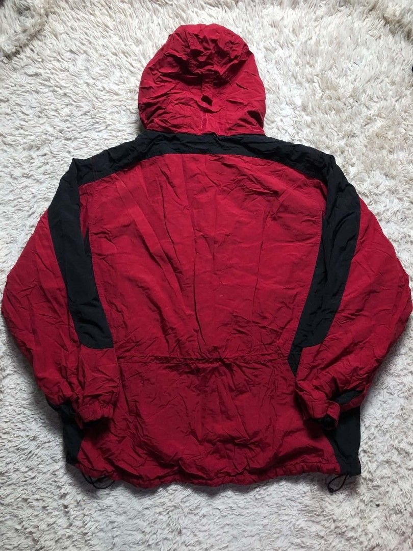 Vintage Ll Bean Outdoor jacket (Category: Coats, Jackets and Outerwear) located in Manila. Submitted by truecat.00a53a (Listing ID 1464045879, Image 2). Description: size large good condition issue see last two pics ( minimal ).