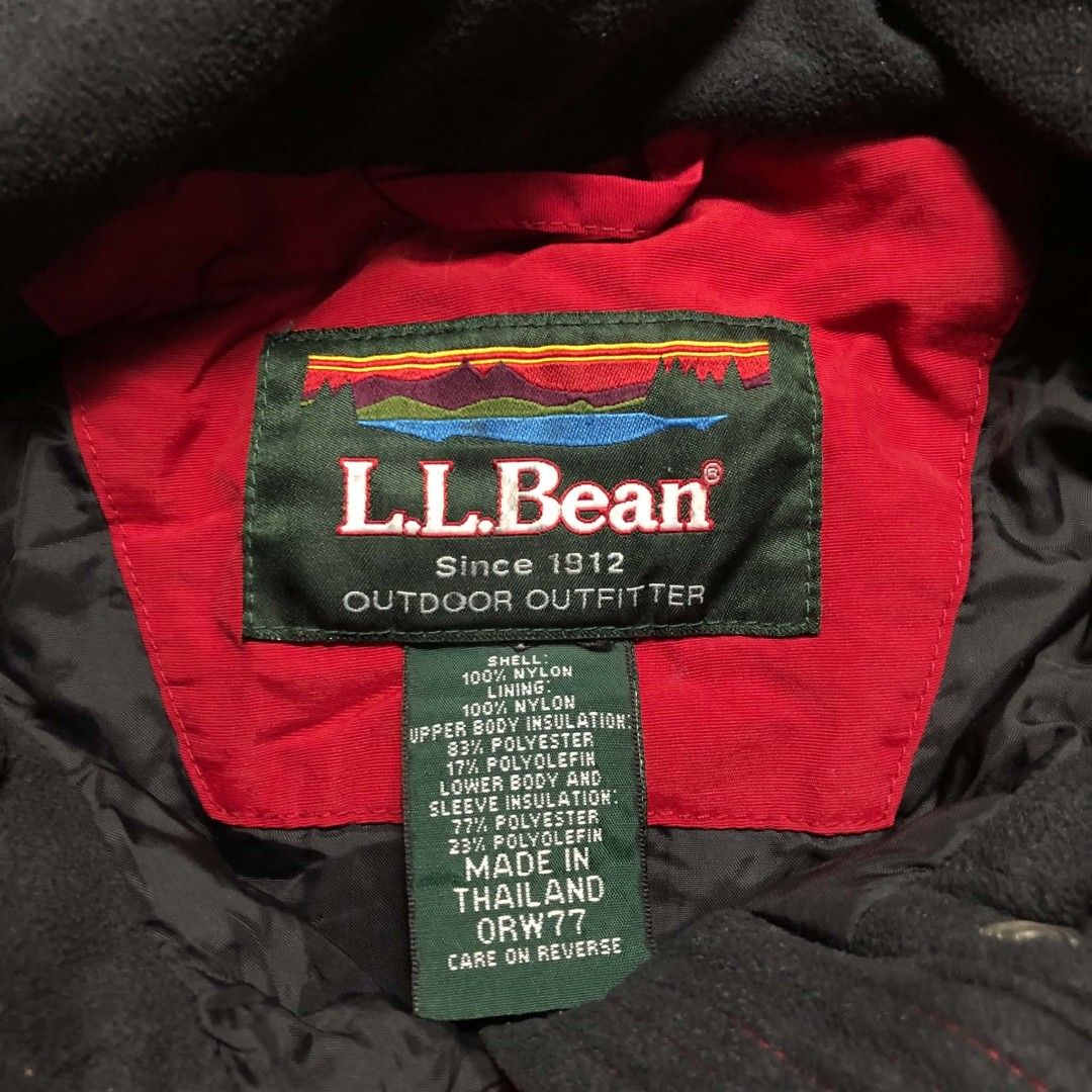 Vintage Ll Bean Outdoor jacket (Category: Coats, Jackets and Outerwear) located in Manila. Submitted by truecat.00a53a (Listing ID 1464045879, Image 3). Description: size large good condition issue see last two pics ( minimal ).