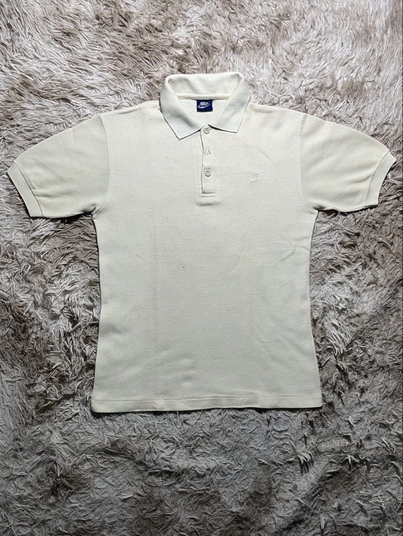 Vintage 80s Nike Poloshirt (Category: Tshirts & Polo Shirts ) located in Siquijor. Submitted by dcfinds (Listing ID 1464051918, Image 1). Description: Vintage 80s Nike Poloshirt Thrashed Condition 8.5/10 Color rate 26x18.5 249💸.