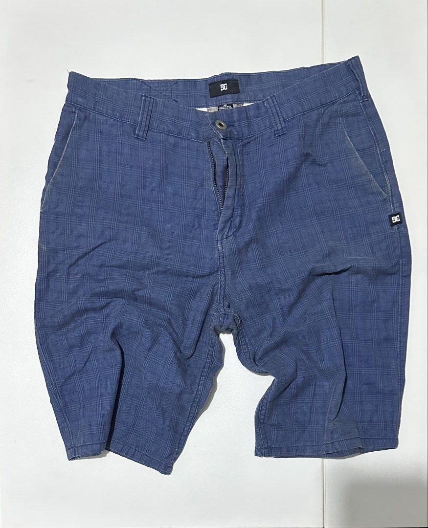 Vintage 90’s DC Skate Short (Category: Shorts) located in Manila. Submitted by got_loots (Listing ID 1464035058, Image 2). Description: WTS❗️❗️❗️ 90’s DC Skate Short Good Condition with Sign of Usage Width 30 Length 21 ₱350 Only.