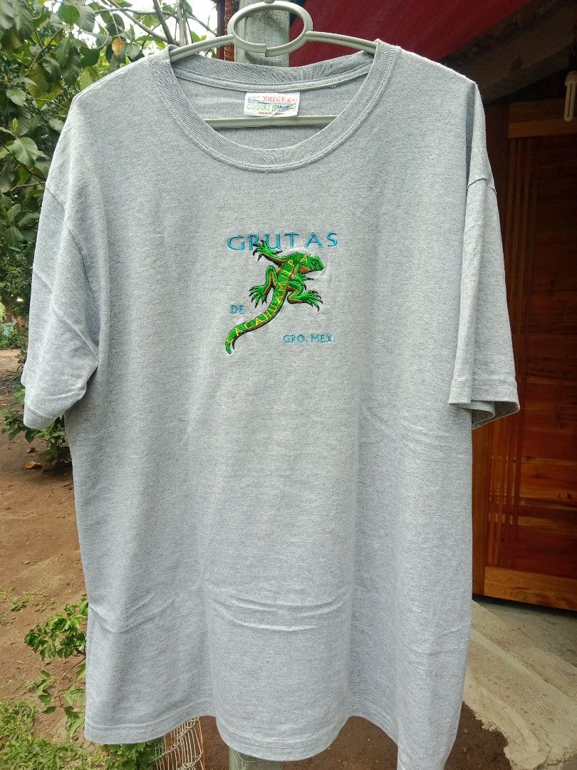Vintage Animal tee (Category: Tshirts & Polo Shirts ) located in Dumaguete. Submitted by pete_villalon (Listing ID 1463969890, Image 1). Description: vintage animal tee large 23/29.