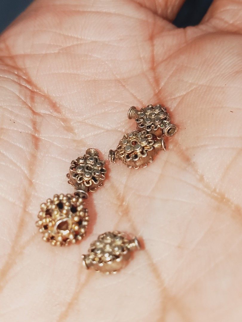 Vintage Antique tamborine 5 pcs (Category: Jewelry) located in Quezon City. Submitted by wolfkinggg (Listing ID 1463952113, Image 3). Description: vintage Antique tamborine 5 pcs bit heavy each Gcash payment or Bank tranfer.