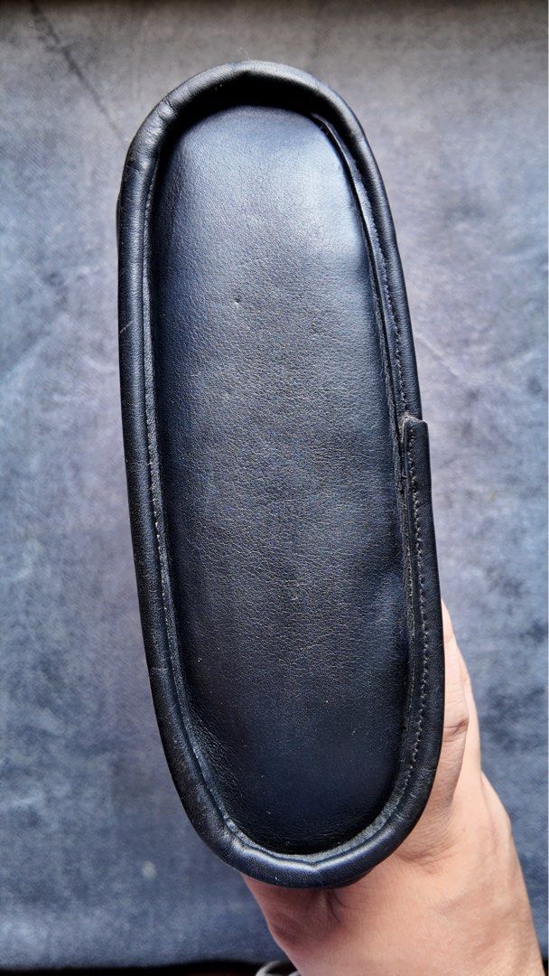 Vintage Coach (Category: Cross-body Bags) located in Baguio. Submitted by chickenhand (Listing ID 1464057671, Image 3). Description: Vintage Coach - medium duffle slim - basic interior cleaning and leather conditioning - has some corner fading - no hangtag - check photos for other details.