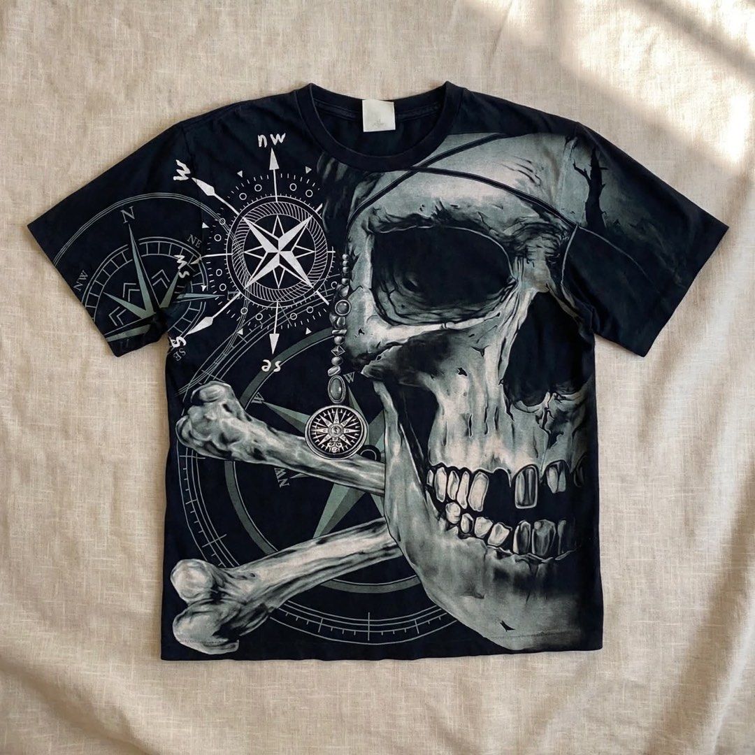 Vintage compass tee (Category: Tshirts & Polo Shirts ) located in Digos. Submitted by thriftnigoy (Listing ID 1463998015, Image 1). Description: VINTAGE SKULL COMPASS LASER PRINT PM📥 Dimes: inches Width 22 length: 27 Medium - Excellent condition - color rate 9.8 - no issue.