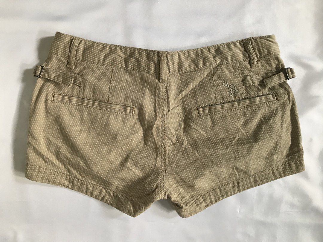 Vintage Diesel Short (Category: Shorts) located in Davao. Submitted by mira_e02 (Listing ID 1464034766, Image 3). Description: Size 27 on tag, Waist : 27-28, Length Front: 10/half, Back Length: 13.