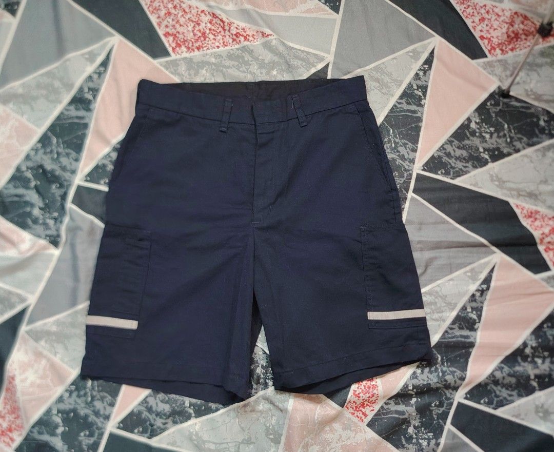 Vintage FedEx Workwear Short With Reflectorize (Category: Activewear) located in San Fernando. Submitted by vincentgomez (Listing ID 1464037906, Image 1). Description: FedEx Workwear Short With Reflectorize -Authentic -Waistline 34 -Length 21 -Leg Hole 12 -Excellent Condition -Flawless La Union 📍.