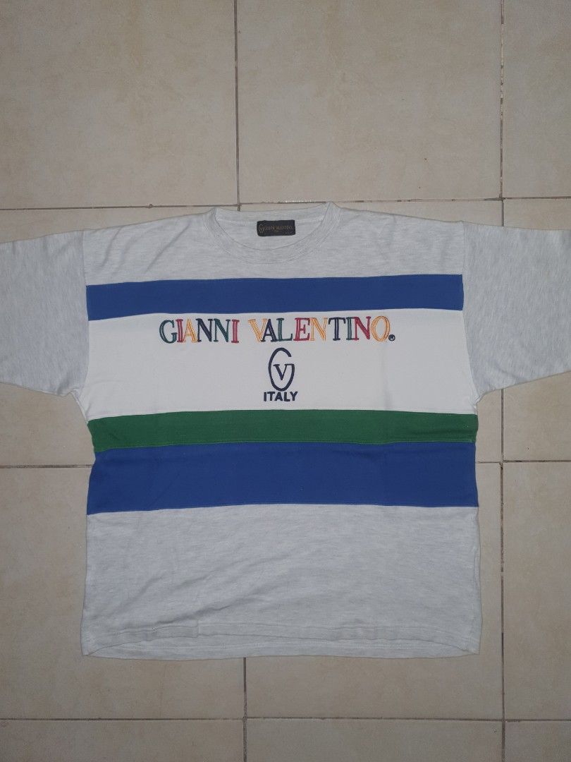 Vintage giani Valentino t-shrt (Category: Activewear) located in Manila. Submitted by mysticturtle_2f88e1 (Listing ID 1464048287, Image 2). Description: giani Valentino vintage t-shirt size xl .