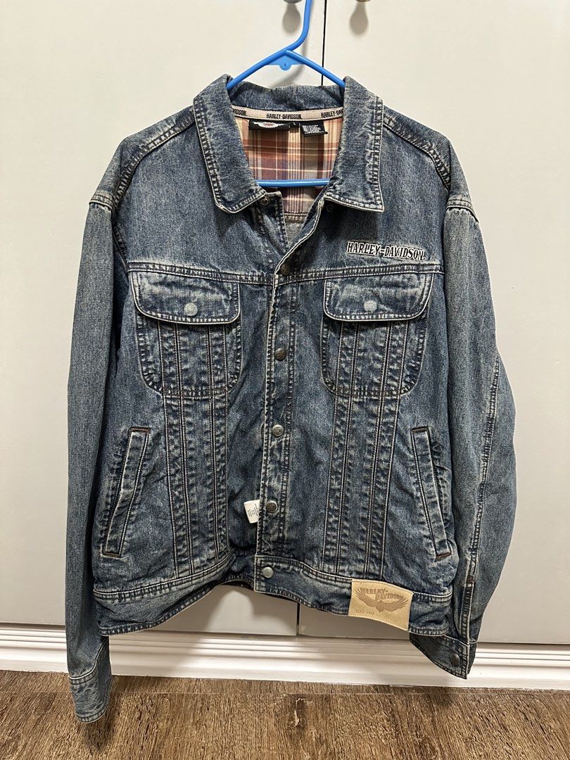 Vintage Harley-Davidson Denim Jacket Eagle Embroidered (Category: Coats, Jackets and Outerwear) located in Pasig City. Submitted by mcetadc (Listing ID 1464092740, Image 2). Description: Dimensions W- 23" L- 27.5" Sleeves- 25" Bought in Japan, not my style anymore. Issue: Some buttons have light greenish tints to it, can possibly be cleaned with right tools. (See pics) -"Harley Davidson" is embroidered -Eagle design is printed on SF shouldered by