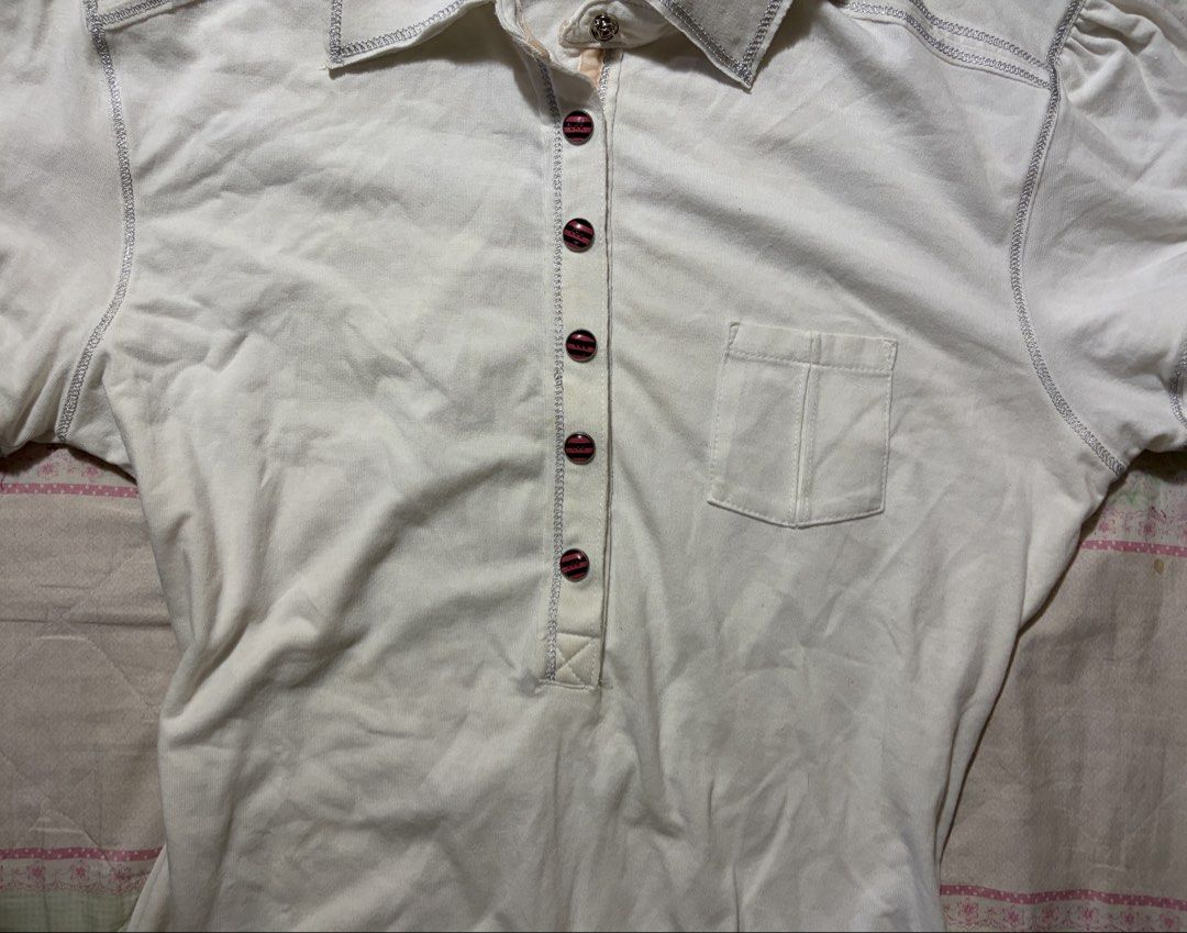 Vintage Lee Fitted Polo Top (Category: Blouses) located in Muntinlupa City. Submitted by herellas0504 (Listing ID 1464086820, Image 3). Description: Vintage Lee Fitted Polo Top Mine: 250 | Lock: 350 ———————————— perfect for flare jeans/y2k fits size: small-med no issue, good condition willing to keep.