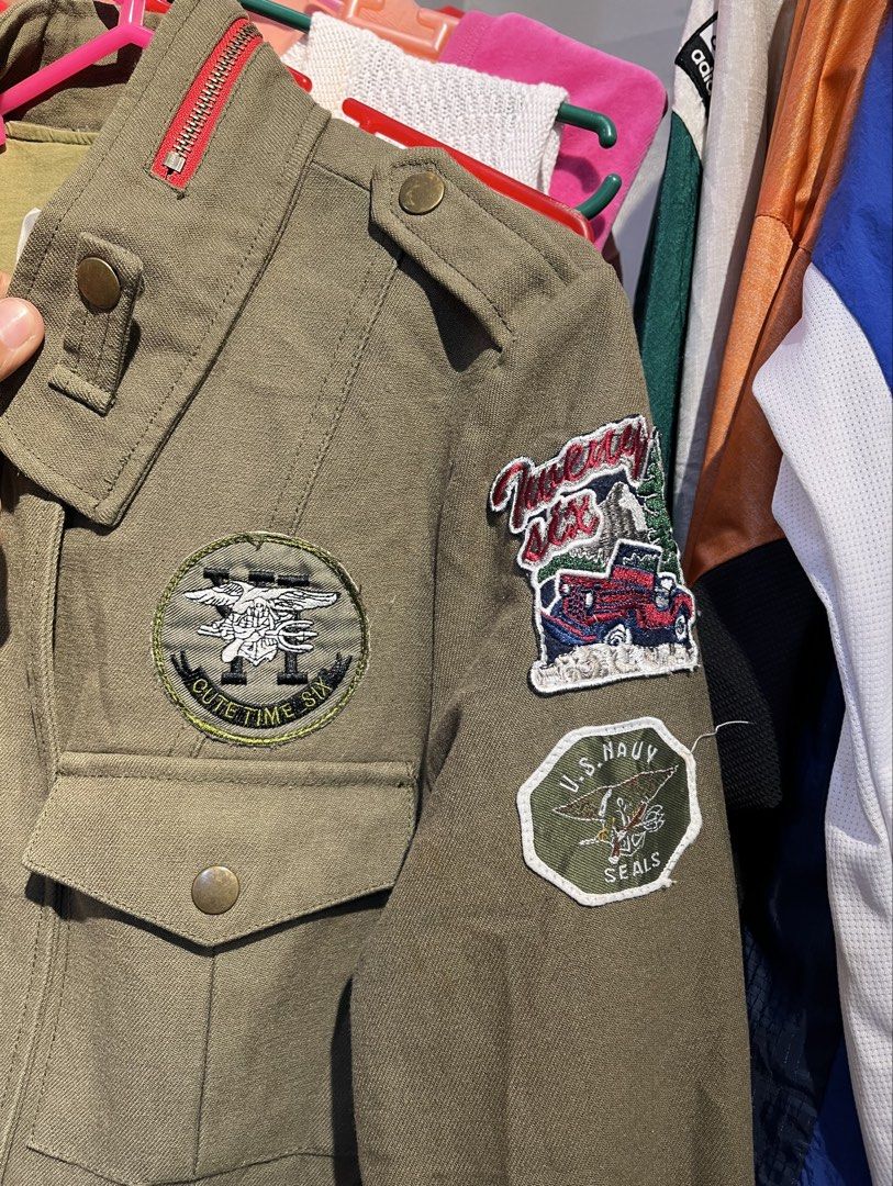 VINTAGE MILITARY JACKET (Category: Coats, Jackets and Outerwear) located in Valencia. Submitted by hunterxthrifter (Listing ID 1464073648, Image 3). Description: 1500 or best offer hook up kayo na mag price.
