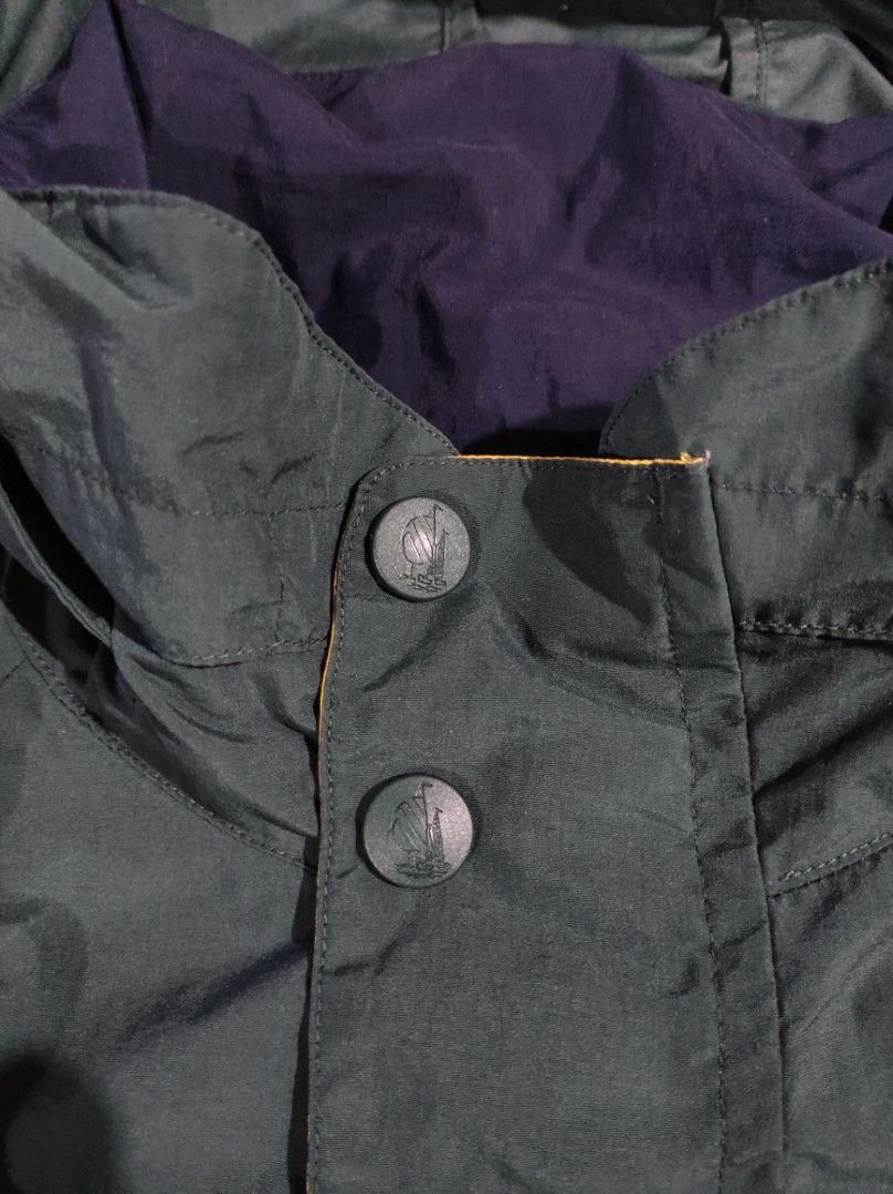 VINTAGE NAUTICA WEATHER JACKET (Category: Coats, Jackets and Outerwear) located in Las Pinas. Submitted by jeusmanlangit (Listing ID 1464073649, Image 3). Description: VINTAGE NAUTICA WEATHER JACKET SIZE: XL ON TAG DIMES: W: 29. L: 29 NO ISSUE 830 PESOS LANG DM📩.