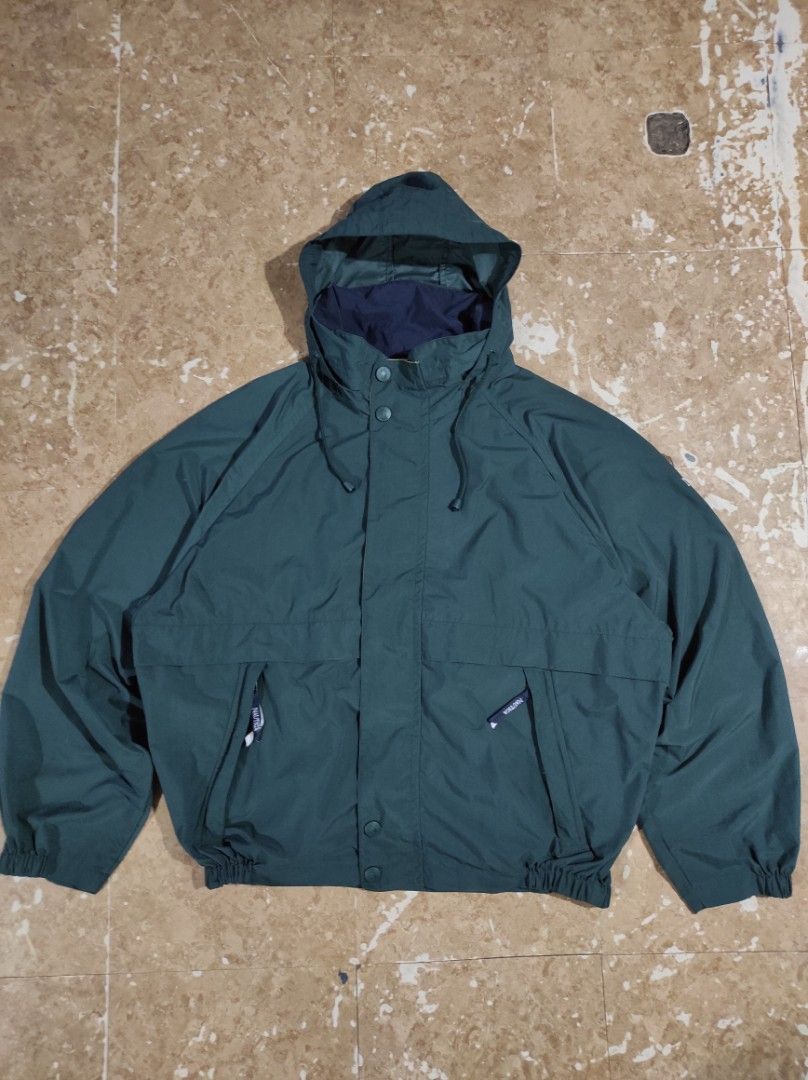 VINTAGE NAUTICA WEATHER JACKET (Category: Coats, Jackets and Outerwear) located in Las Pinas. Submitted by jeusmanlangit (Listing ID 1464073649, Image 1). Description: VINTAGE NAUTICA WEATHER JACKET SIZE: XL ON TAG DIMES: W: 29. L: 29 NO ISSUE 830 PESOS LANG DM📩.