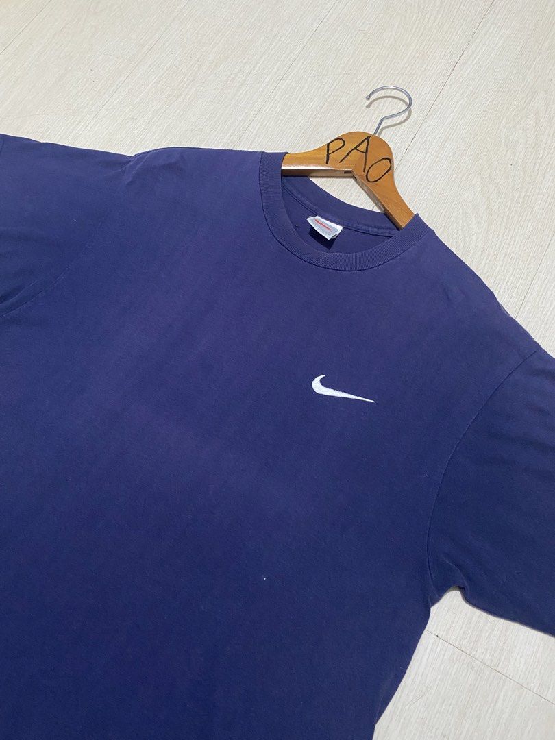 Vintage Nike embroidered swoosh (Category: Tshirts & Polo Shirts ) located in Davao. Submitted by VapenDrip (Listing ID 1464003164, Image 3). Description: Vintage Nike embroidered swoosh Medium on tag 28.5x22 Vintage condition Pinhole and fading 500+sf.